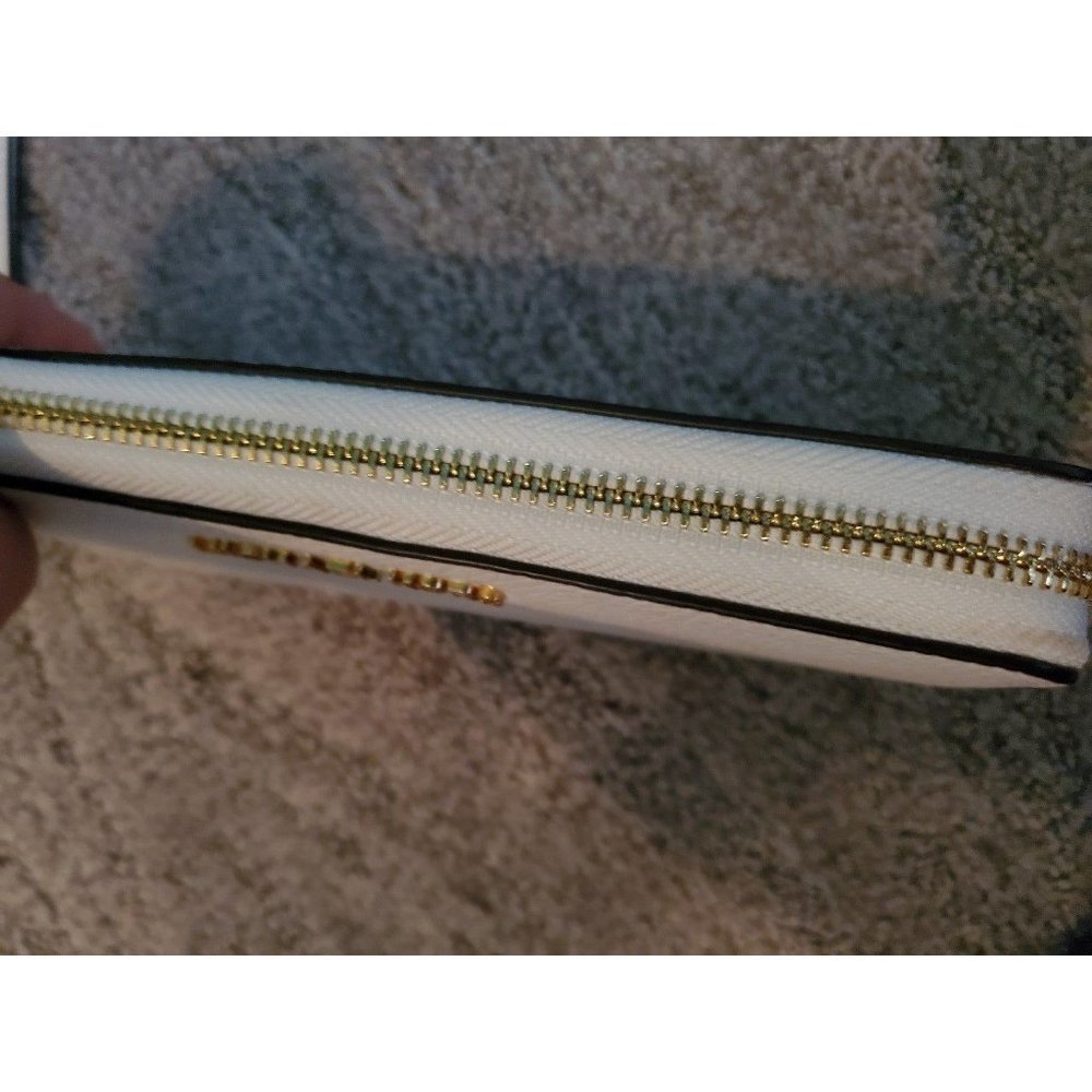 White Michael Kors Wallet - Picture 7 of 7